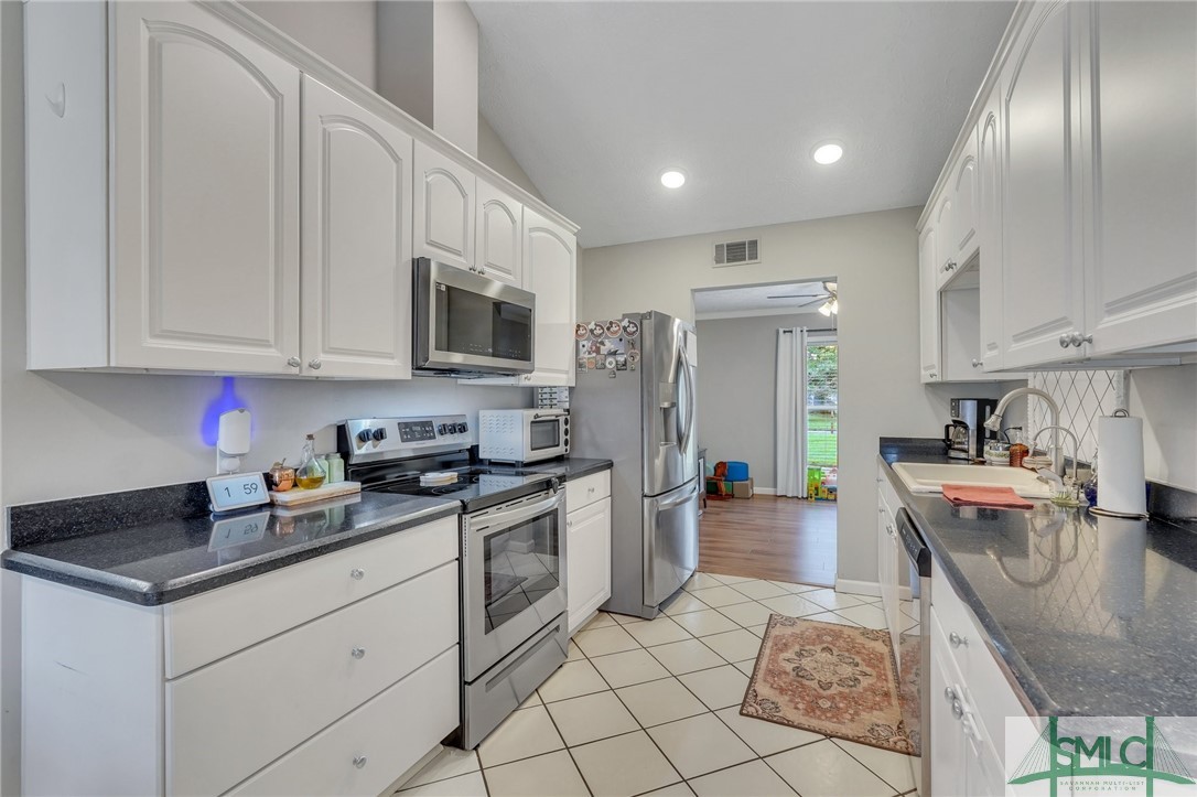 607 Wild Turkey Road Savannah, GA 31406 - Photo 14 of 47