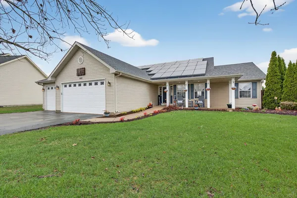 $450,000 | 802 Heintz Drive, Shorewood, IL 60404