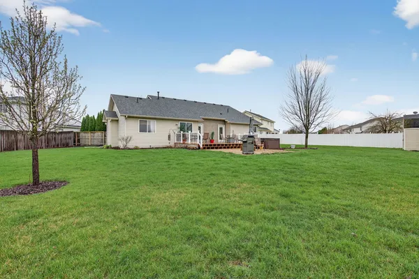 $450,000 | 802 Heintz Drive, Shorewood, IL 60404