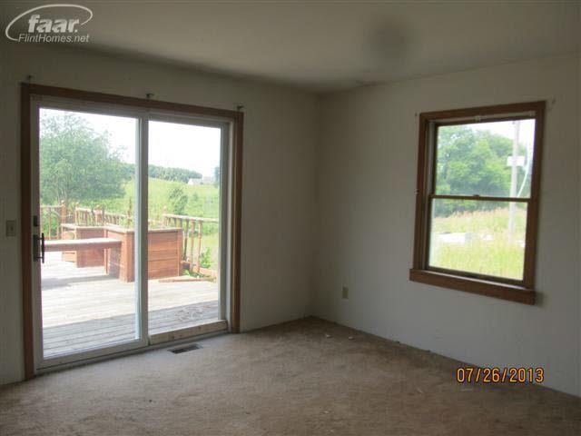 6312 Pingree Road Howell, MI 48843 - Photo 13 of 18 20365405-12.JPG