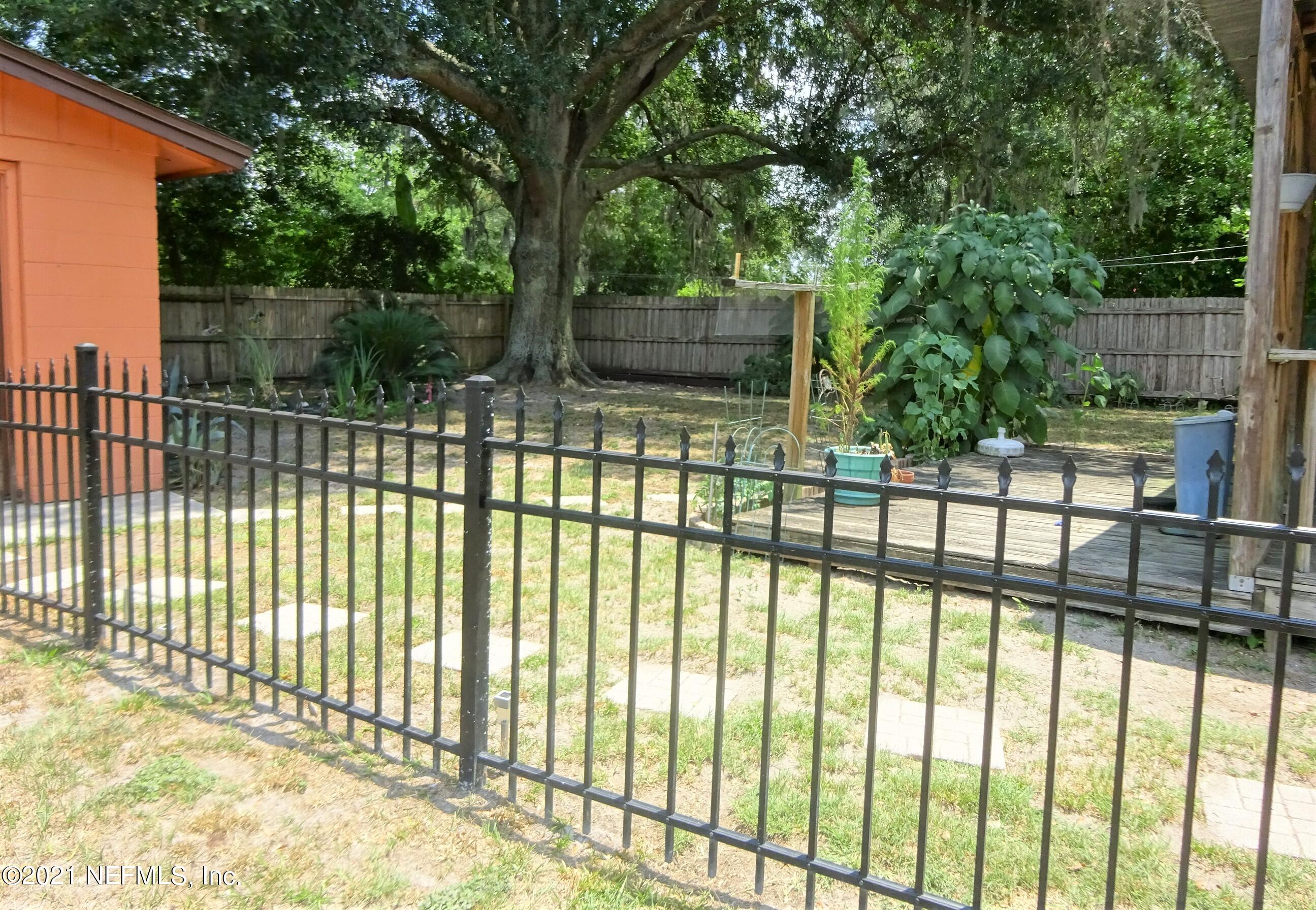 9347 Orme Road Jacksonville, FL 32220 - Photo 8 of 46 a view of a balcony