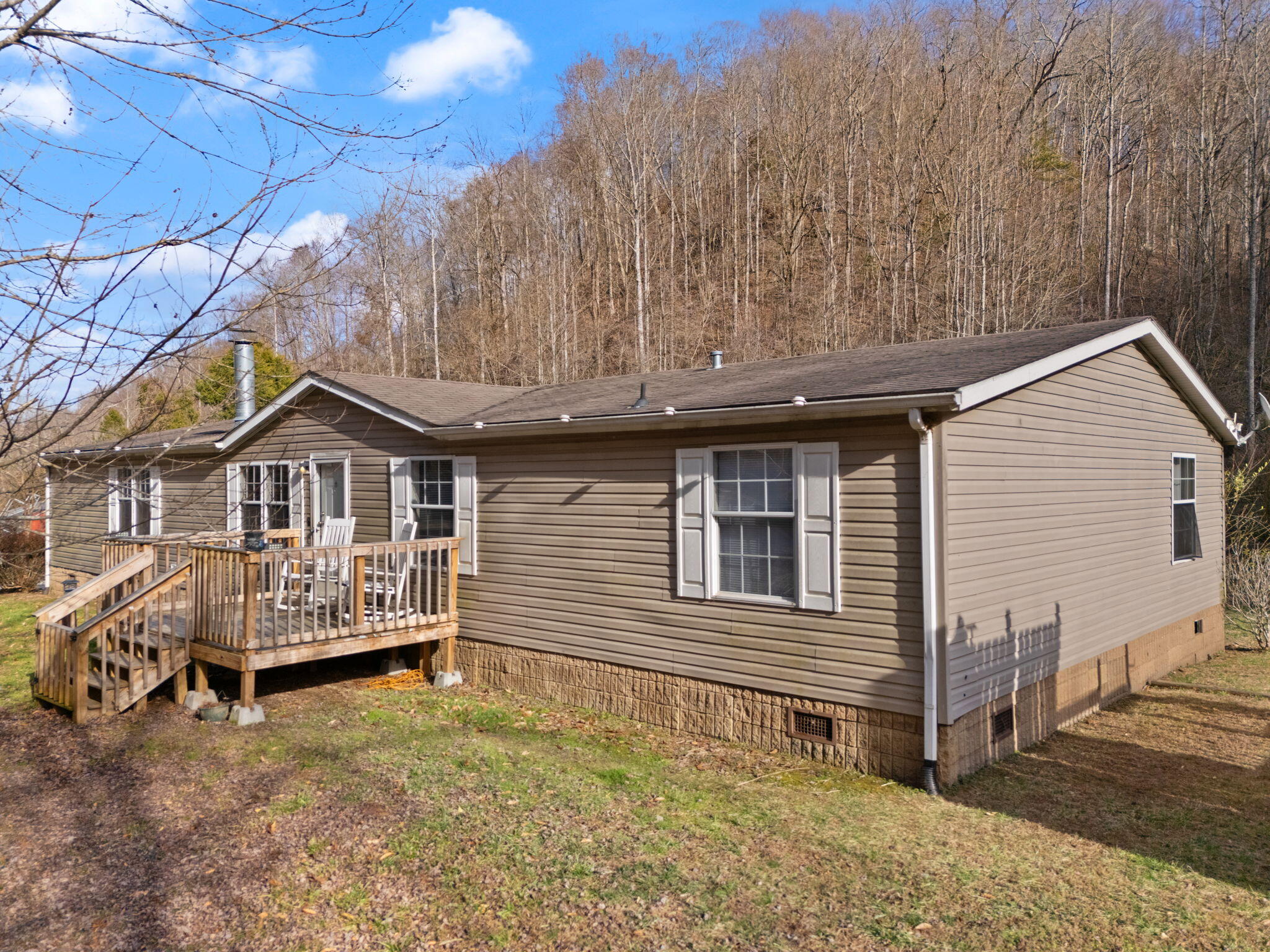 1065 Saplin Fork Road Manchester, KY 40962 - Photo 7 of 68 46-web-or-mls-DJI_20250301160905_0255_D