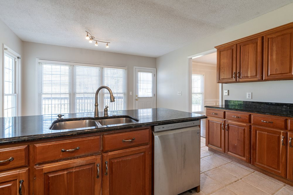 9904 Redhook Court Raleigh, NC 27617 - Photo 14 of 30 Kitchen