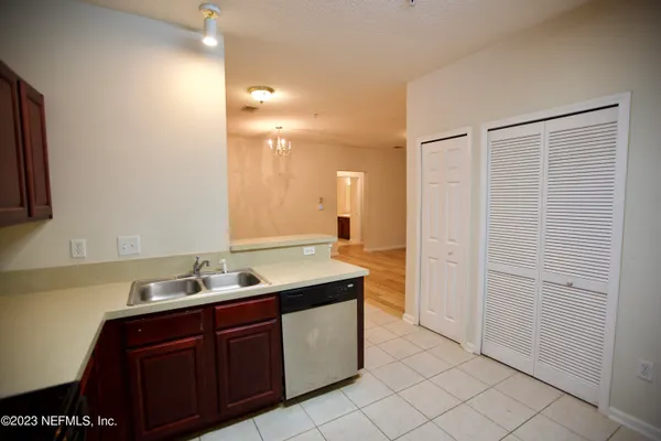 $1,350 | 3600 Lenin Peak Court, Unit 8, Jacksonville, FL 32210