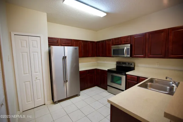$1,350 | 3600 Lenin Peak Court, Unit 8, Jacksonville, FL 32210