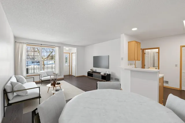 $229,000 | 1887 Wildflower Court, Shoreview, MN 55126