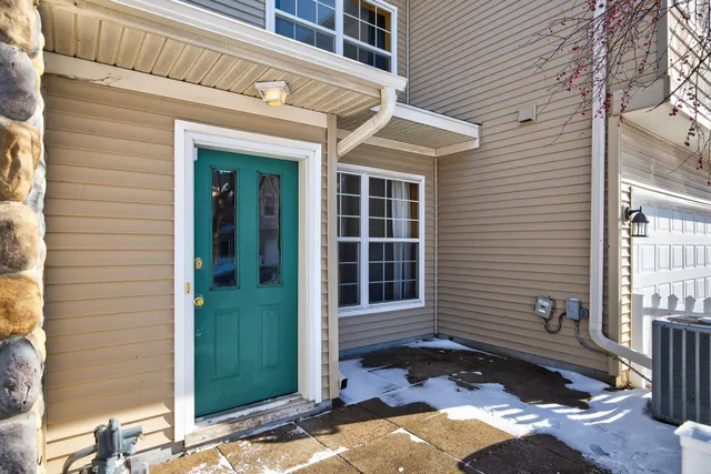 $229,000 | 1887 Wildflower Court, Shoreview, MN 55126