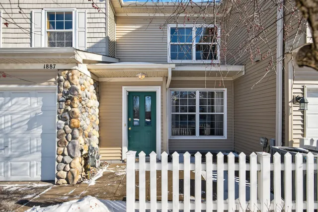 $229,000 | 1887 Wildflower Court, Shoreview, MN 55126