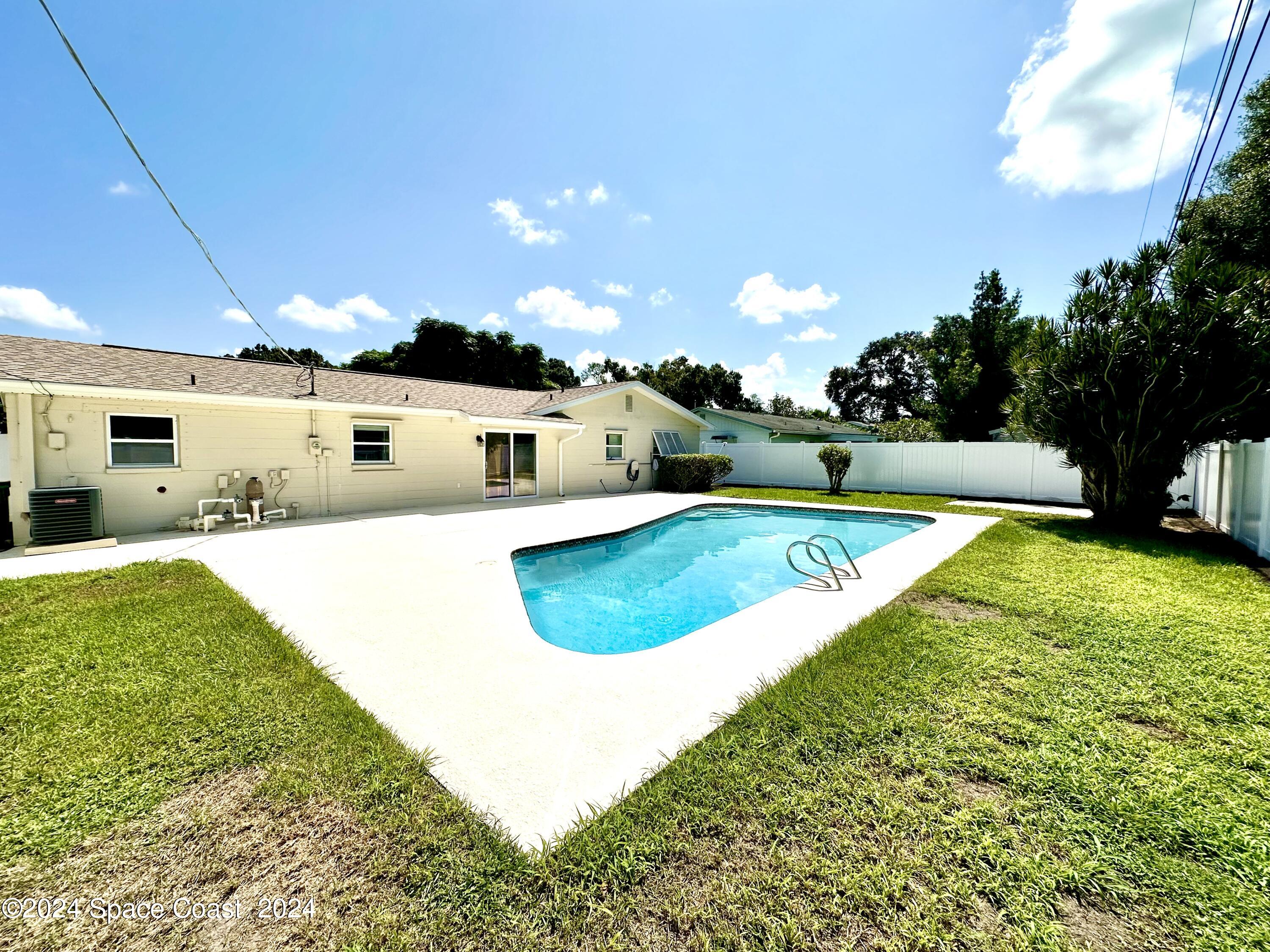 245 Monaco Road Melbourne, FL 32904 - Photo 14 of 16 Backyard