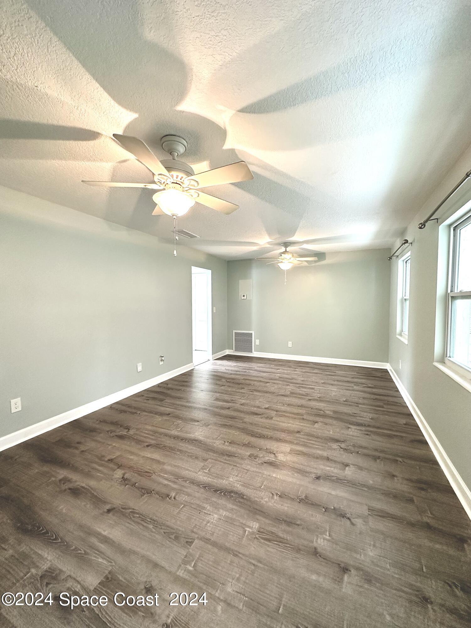 245 Monaco Road Melbourne, FL 32904 - Photo 5 of 16 Living Room
