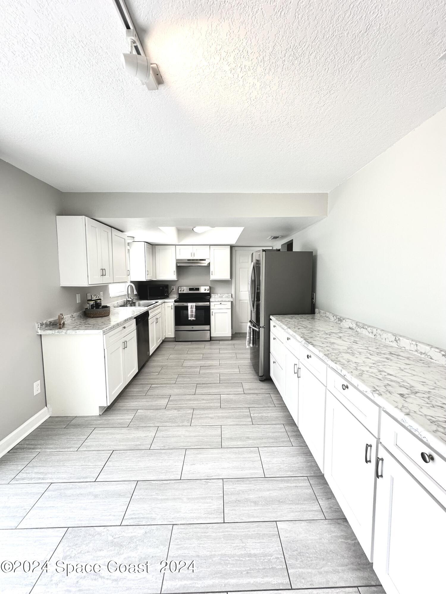 245 Monaco Road Melbourne, FL 32904 - Photo 6 of 16 Kitchen