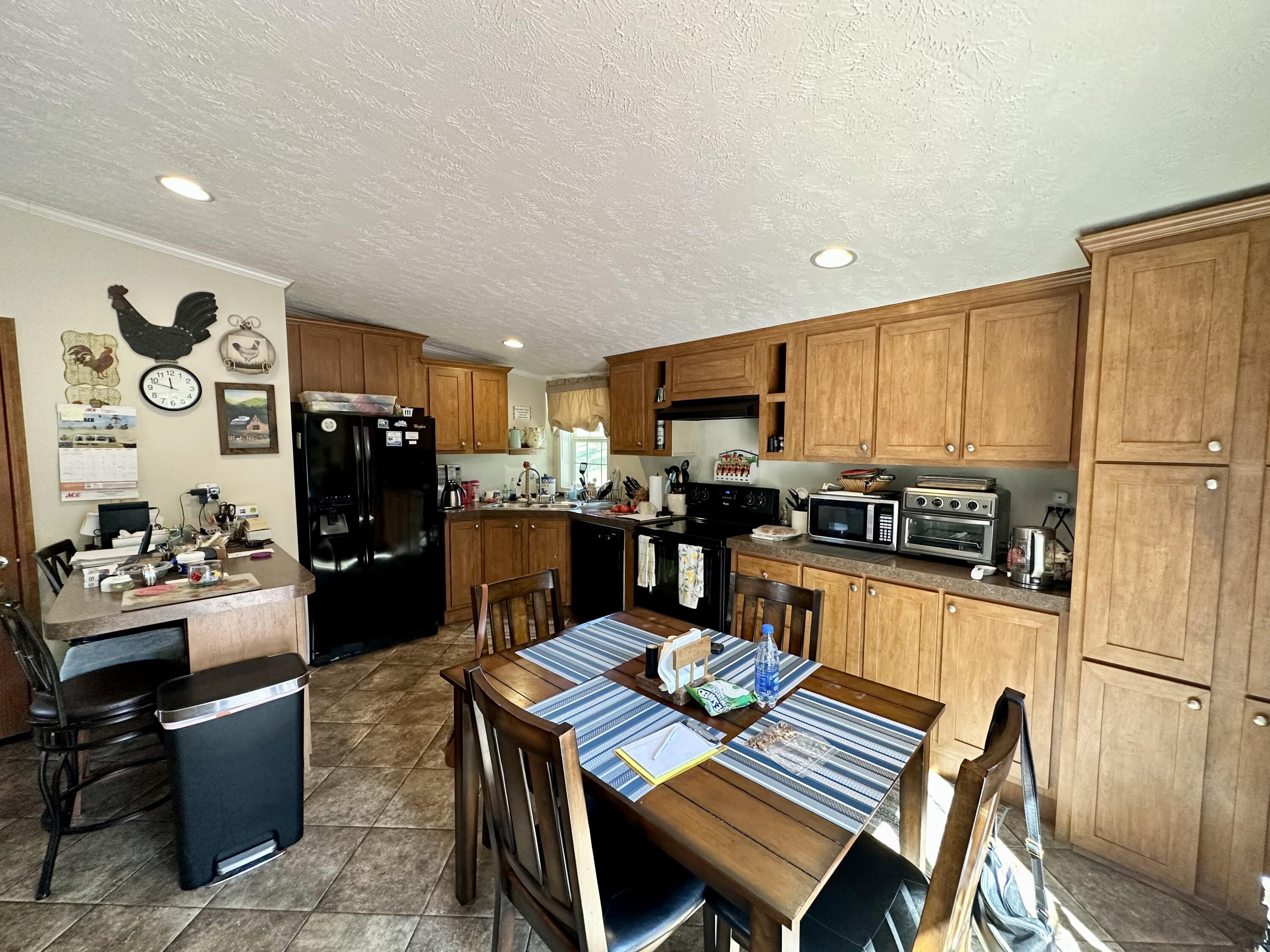 2640 Blackwater Road London, KY 40744 - Photo 4 of 22 4