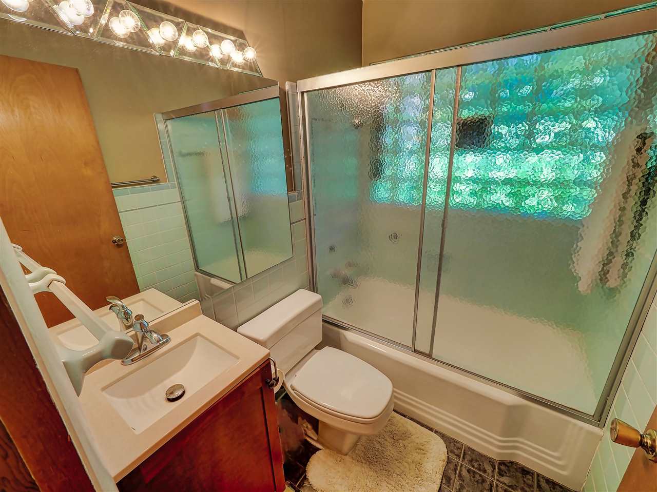 2014 Phelps Road Traverse City, MI 49686 - Photo 23 of 69 1852885-22.JPG