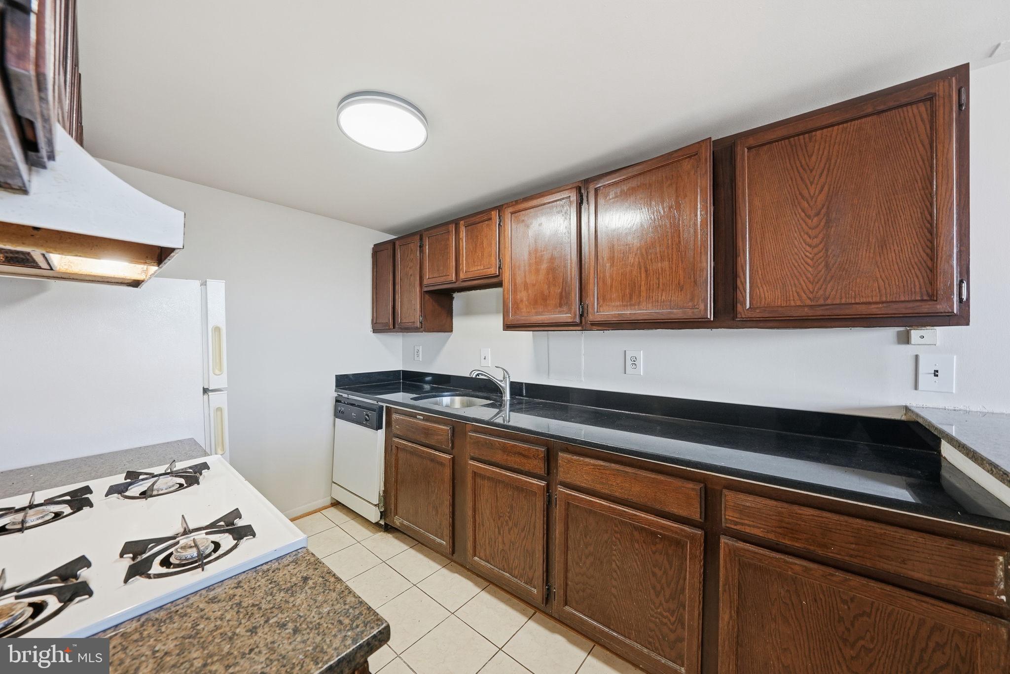 4600 Duke Street, Unit 1623 Alexandria, VA 22304 - Photo 7 of 24