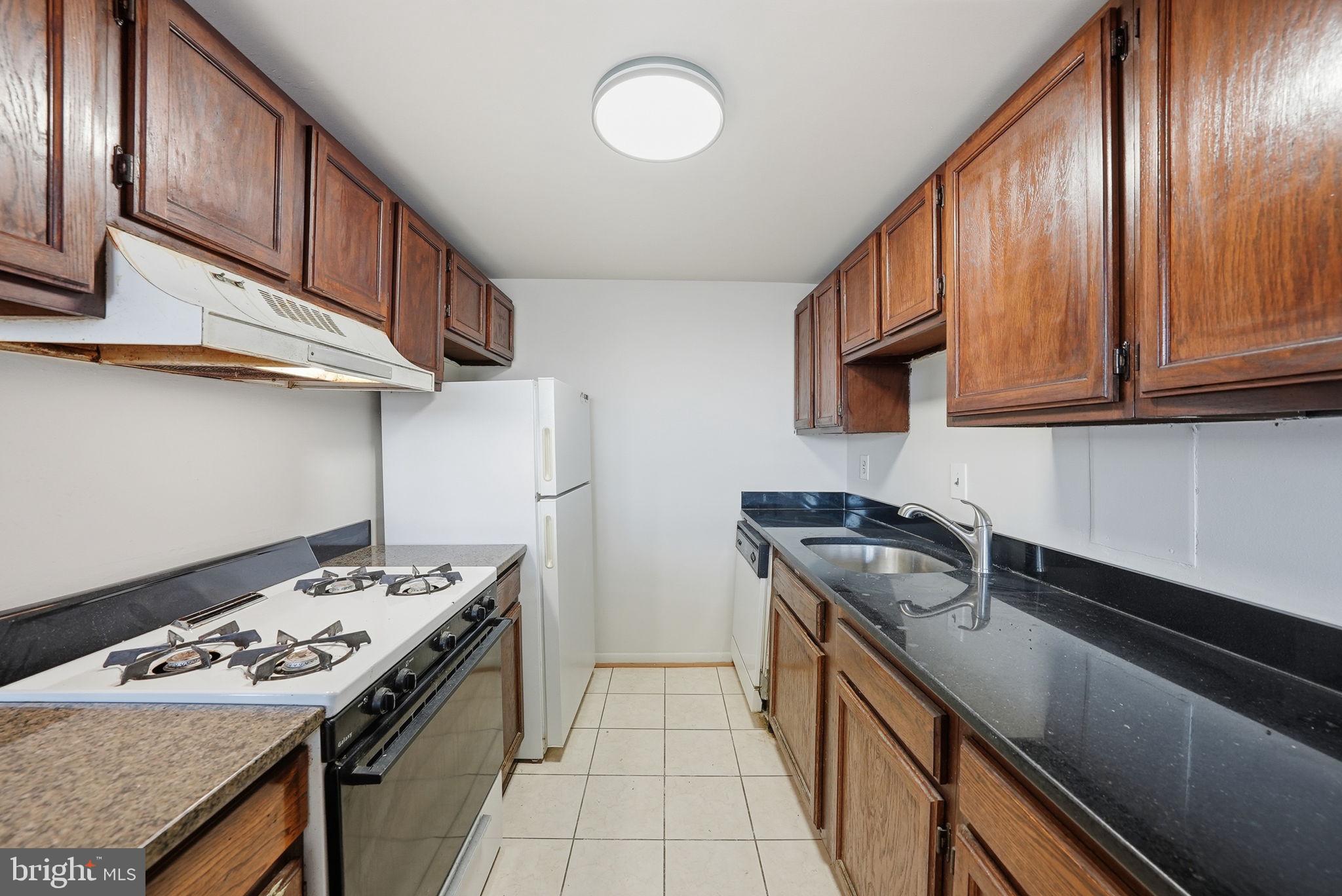 4600 Duke Street, Unit 1623 Alexandria, VA 22304 - Photo 8 of 24