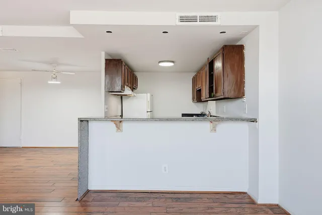 $2,500 | 4600 Duke Street, Unit 1623, Alexandria, VA 22304