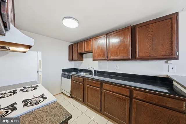 $2,500 | 4600 Duke Street, Unit 1623, Alexandria, VA 22304