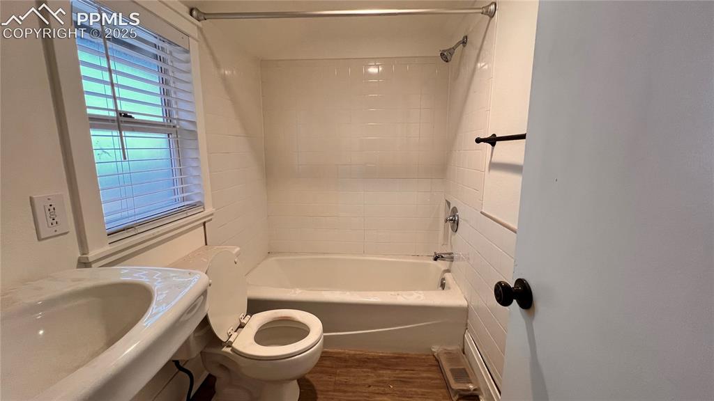 2004 Oak Way Colorado Springs, CO 80906 - Photo 24 of 25 Cottage bathroom