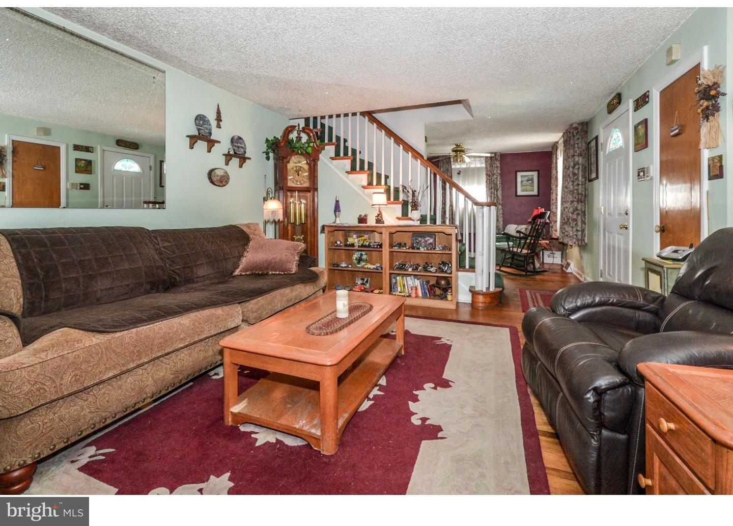 140 Neshaminy Road Croydon, PA 19021 - Photo 4 of 25 Living Room