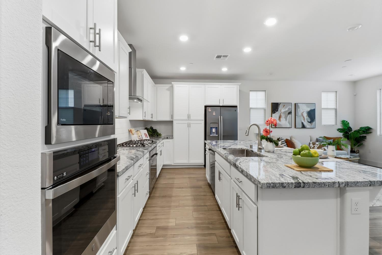 10589 Tenor Way Elk Grove, CA 95757 - Photo 14 of 48