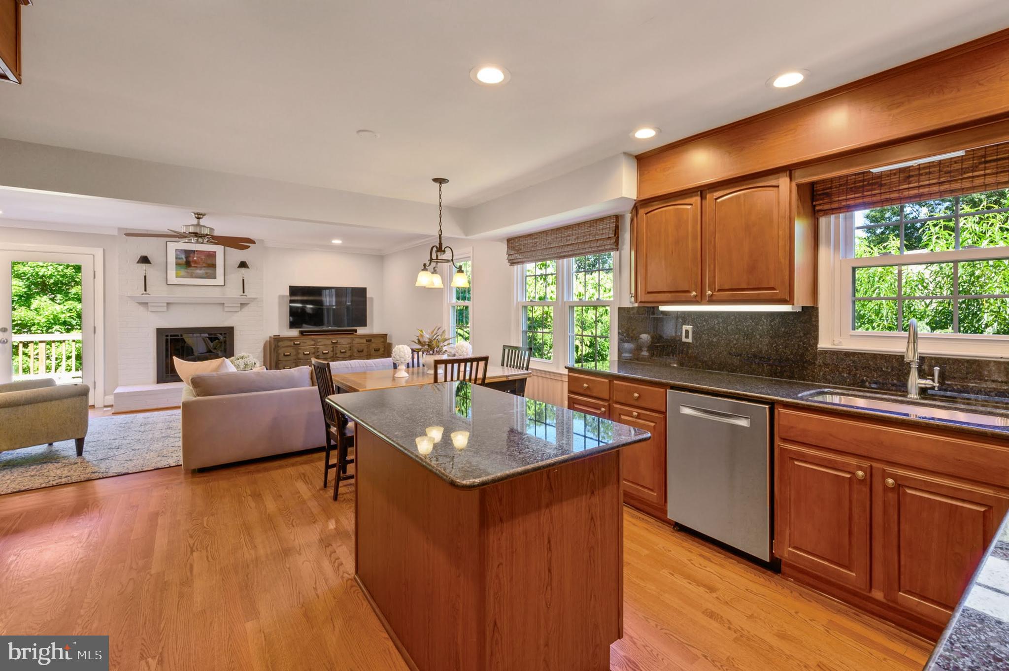 1724 Stonebridge Road Alexandria, VA 22304 - Photo 13 of 51