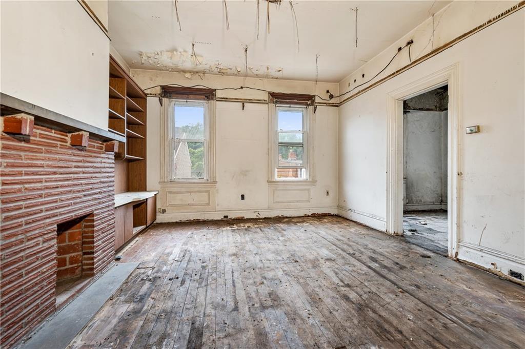 1234 High Street Pittsburgh, PA 15212 - Photo 12 of 27 a view of a garage