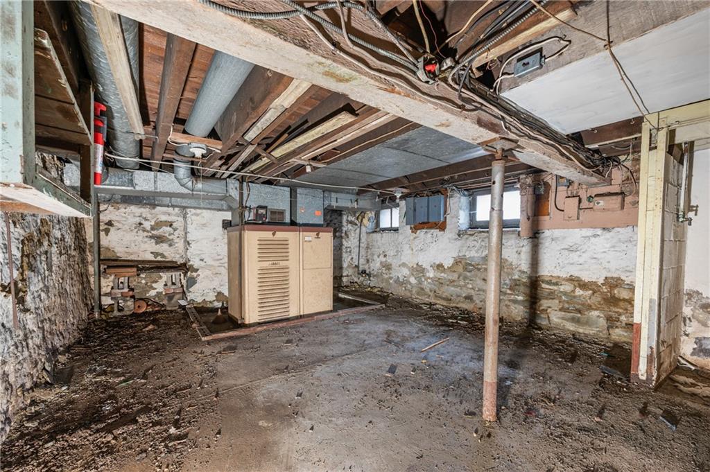 1234 High Street Pittsburgh, PA 15212 - Photo 22 of 27 a view of a garage