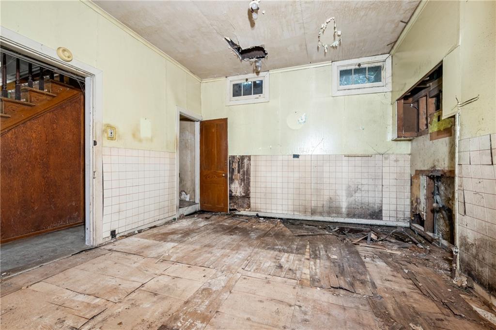 1234 High Street Pittsburgh, PA 15212 - Photo 4 of 27 an empty room with a empty space