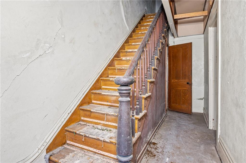 1234 High Street Pittsburgh, PA 15212 - Photo 8 of 27 a view of entryway