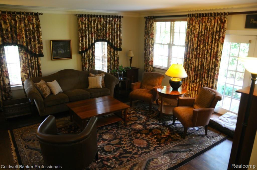 571 Linden Road Birmingham, MI 48009 - Photo 2 of 11 JEN_5426.jpg