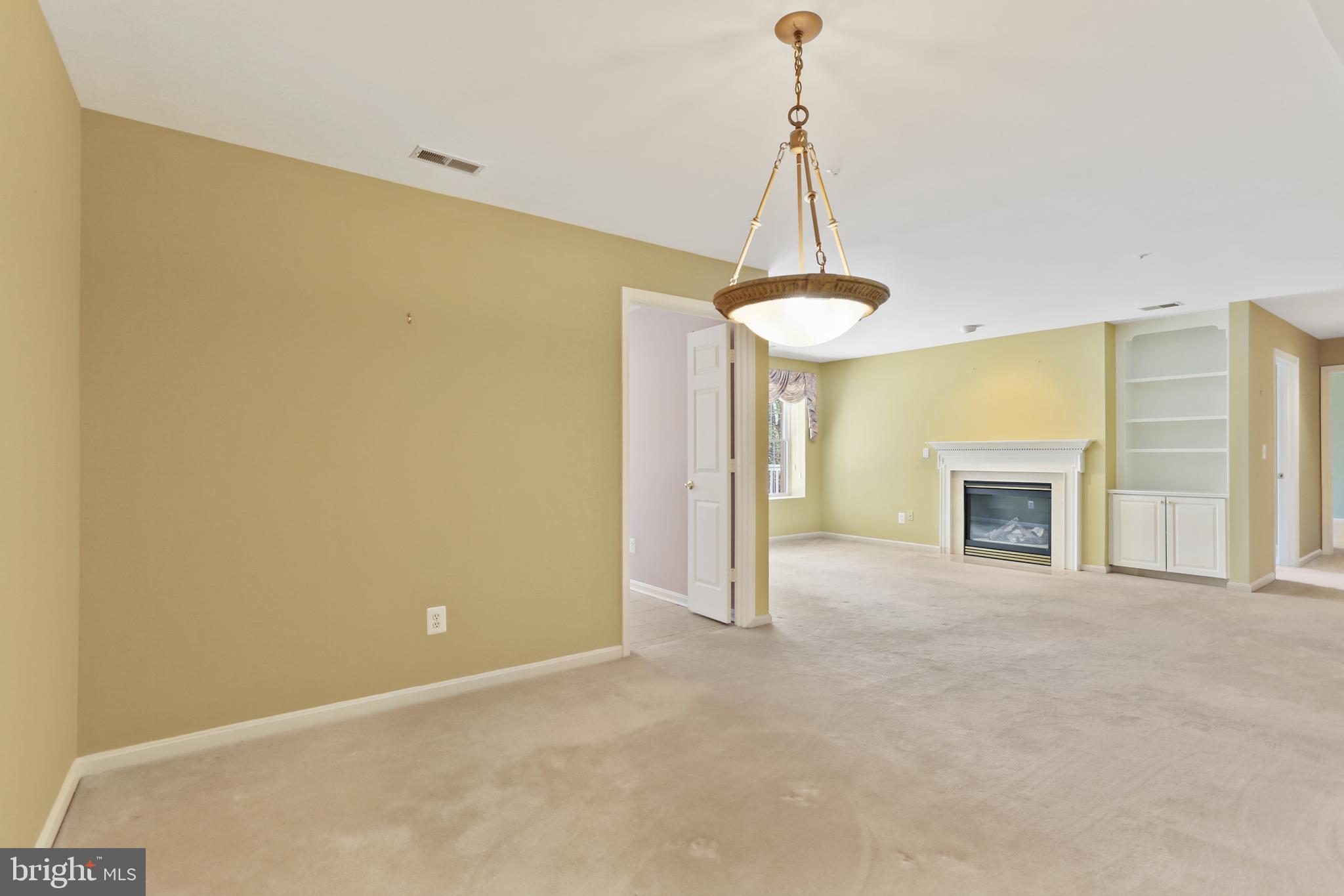 12300 Rosslare Ridge Road, Unit 304 Lutherville-Timonium, MD 21093 - Photo 11 of 18 Open space living
