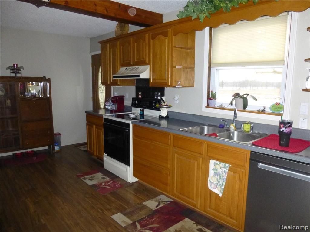 12231 South Vernon Road Bancroft, MI 48414 - Photo 12 of 23 P1010137.JPG