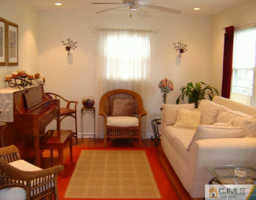 14 Filbert Lane Union, NJ 07083 - Photo 2 of 8 Gallery Image 2