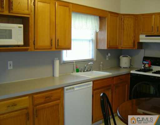 14 Filbert Lane Union, NJ 07083 - Photo 4 of 8 Gallery Image 4