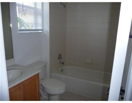 3253 Laurel Ridge Circle Riviera Beach, FL 33404 - Photo 5 of 6 Additional Photo