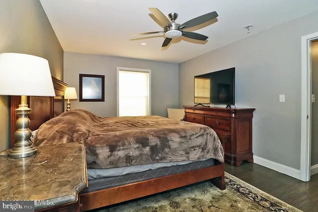 a view of walk in closet