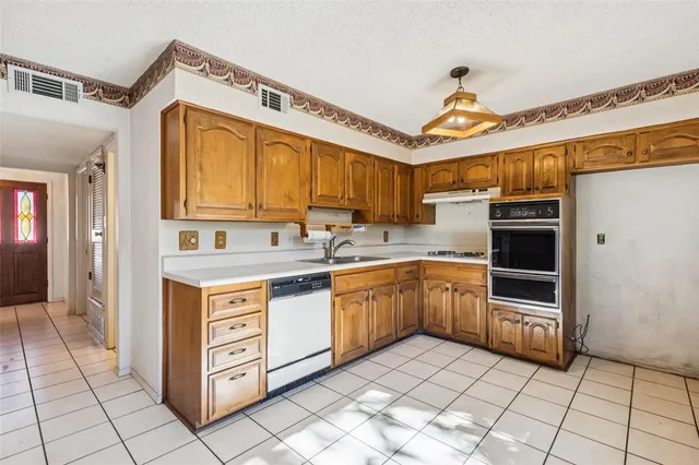 $245,000 | 1706 Chip-N-Dale Drive, Arlington, TX 76012