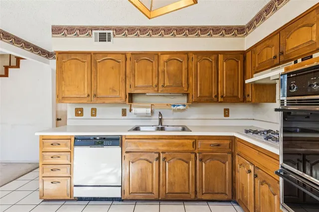 $245,000 | 1706 Chip-N-Dale Drive, Arlington, TX 76012