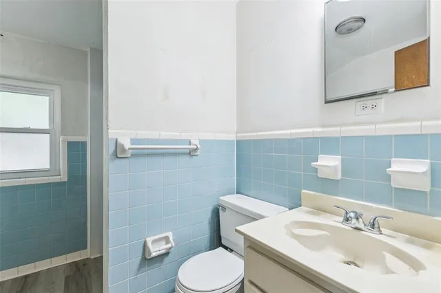 $245,000 | 1706 Chip-N-Dale Drive, Arlington, TX 76012