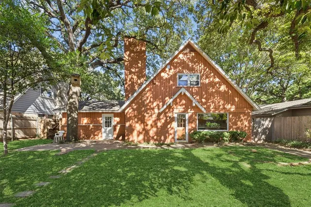 $245,000 | 1706 Chip-N-Dale Drive, Arlington, TX 76012