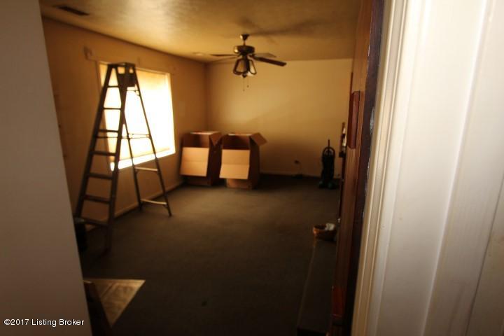 1500 Harrodsburg Road Lawrenceburg, KY 40342 - Photo 13 of 13 living room