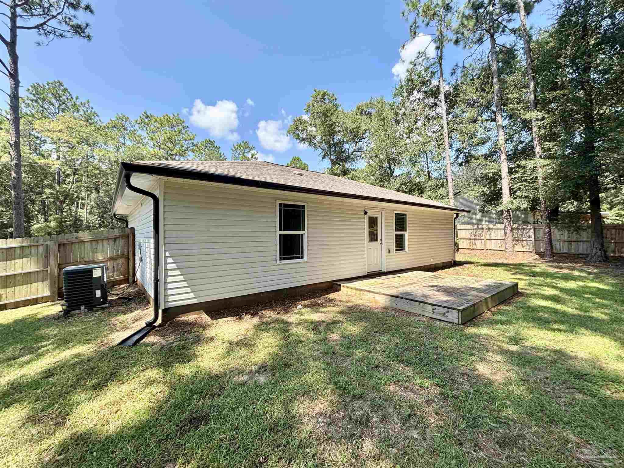 5244 Bishop Road Milton, FL 32570 - Photo 3 of 22 Gallery Image 3