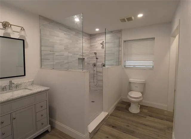 $2,300 | 2345 Floyd Street, Sarasota, FL 34239