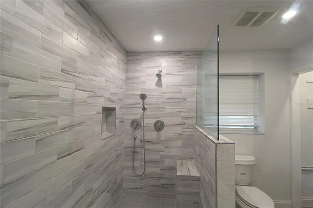 $2,300 | 2345 Floyd Street, Sarasota, FL 34239