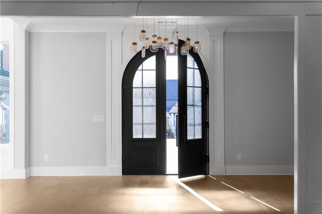 407 Thunder Road Suwanee, GA 30024 - Photo 3 of 126