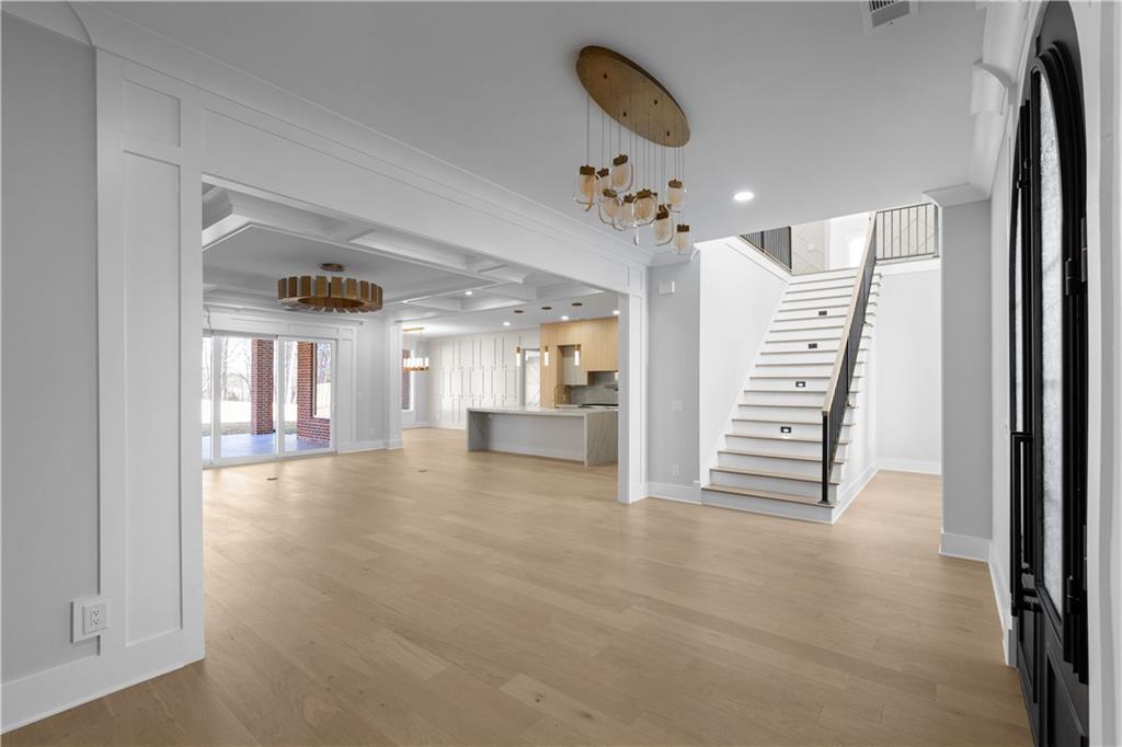 407 Thunder Road Suwanee, GA 30024 - Photo 6 of 126