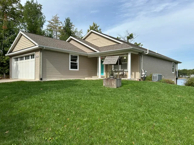 $699,000 | 10550 West Holland Lake Road, Greenville, MI 48838