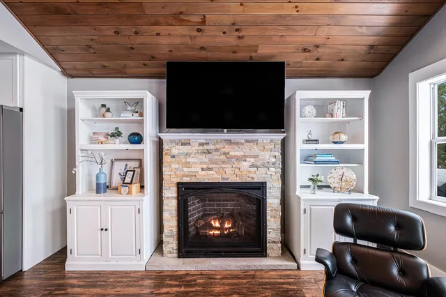 $699,000 | 10550 West Holland Lake Road, Greenville, MI 48838