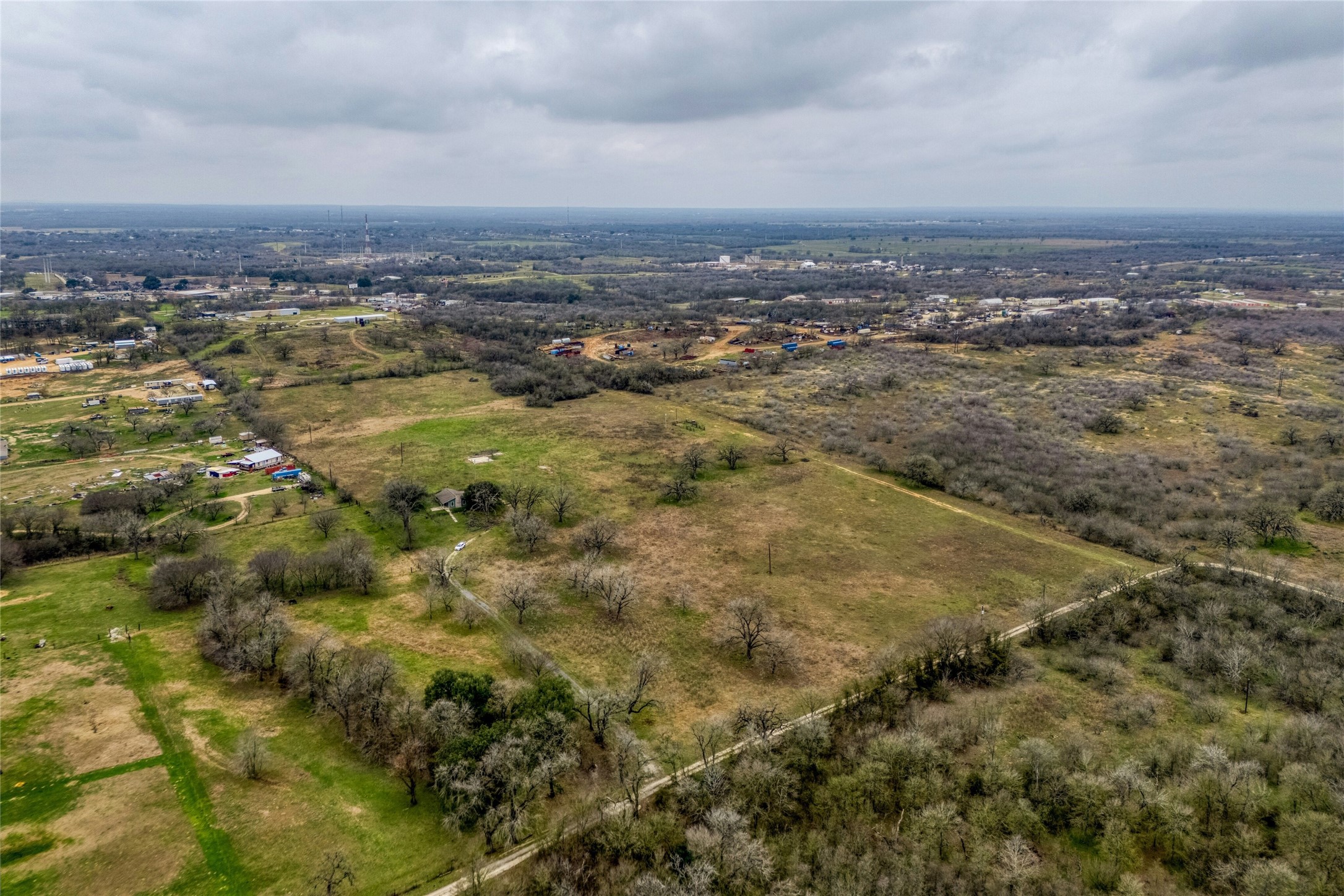 103 Robin Lane Luling, TX 78648 - Photo 38 of 40