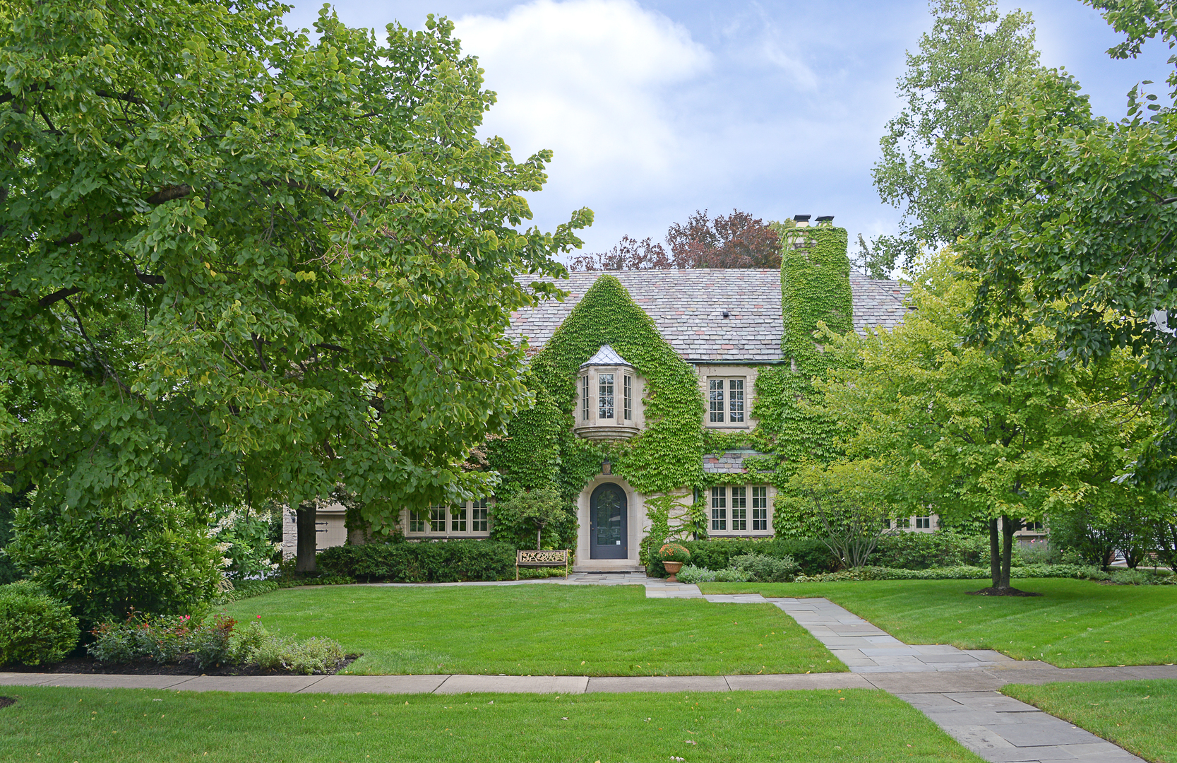 321 Leicester Road Kenilworth, IL 60043 - Photo 1 of 86 Gallery Image 1